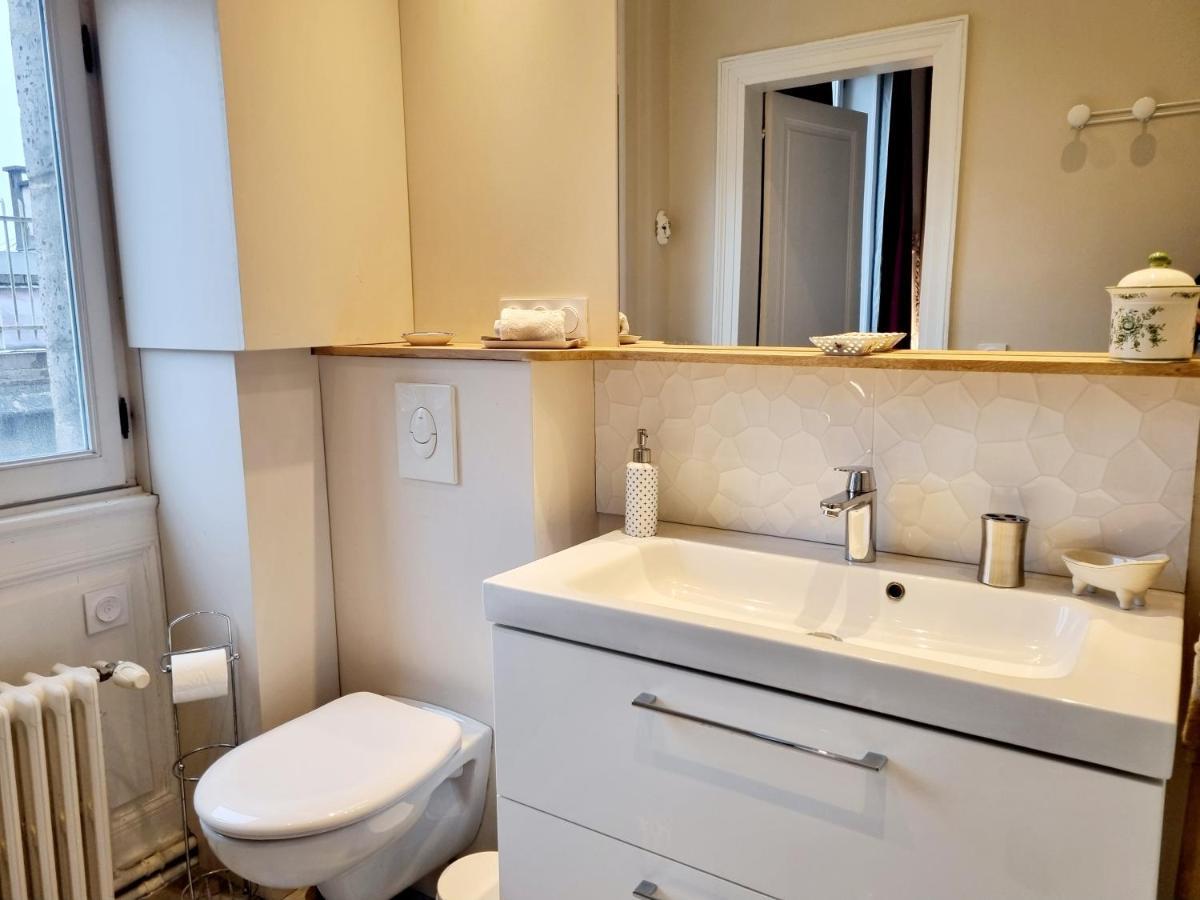 אנגולם Face A L'Hotel De Ville Grand Et Lumineux Appartement מראה חיצוני תמונה