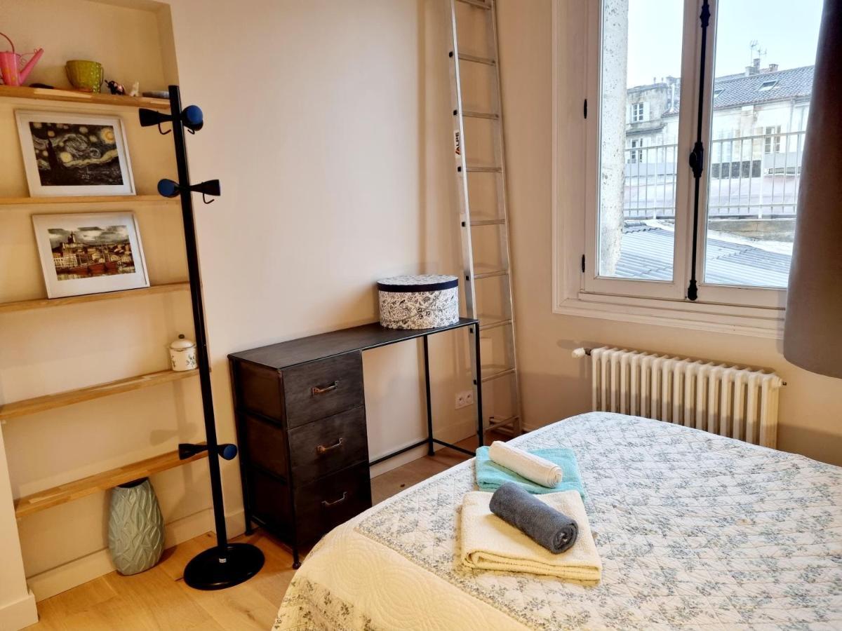 אנגולם Face A L'Hotel De Ville Grand Et Lumineux Appartement מראה חיצוני תמונה
