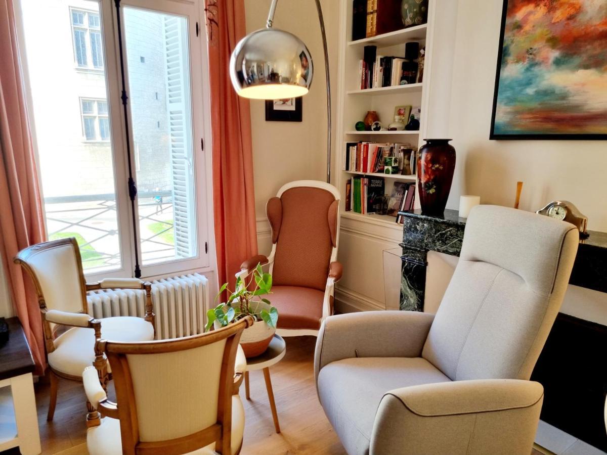אנגולם Face A L'Hotel De Ville Grand Et Lumineux Appartement מראה חיצוני תמונה